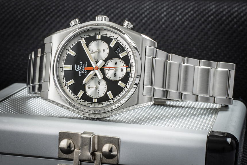 Casio Edifice EFB-730 fekete számlappal.