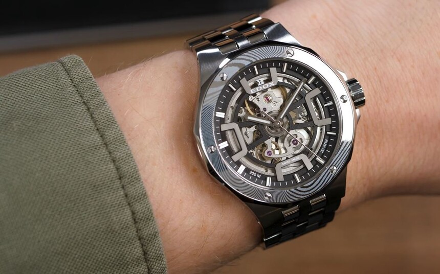 17,5 cm-es csuklón.