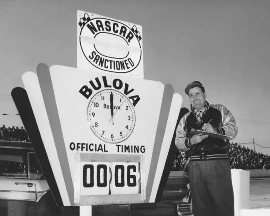 A NASCAR versenyek hivatalos időmérője. Forrás: www.bulova.com