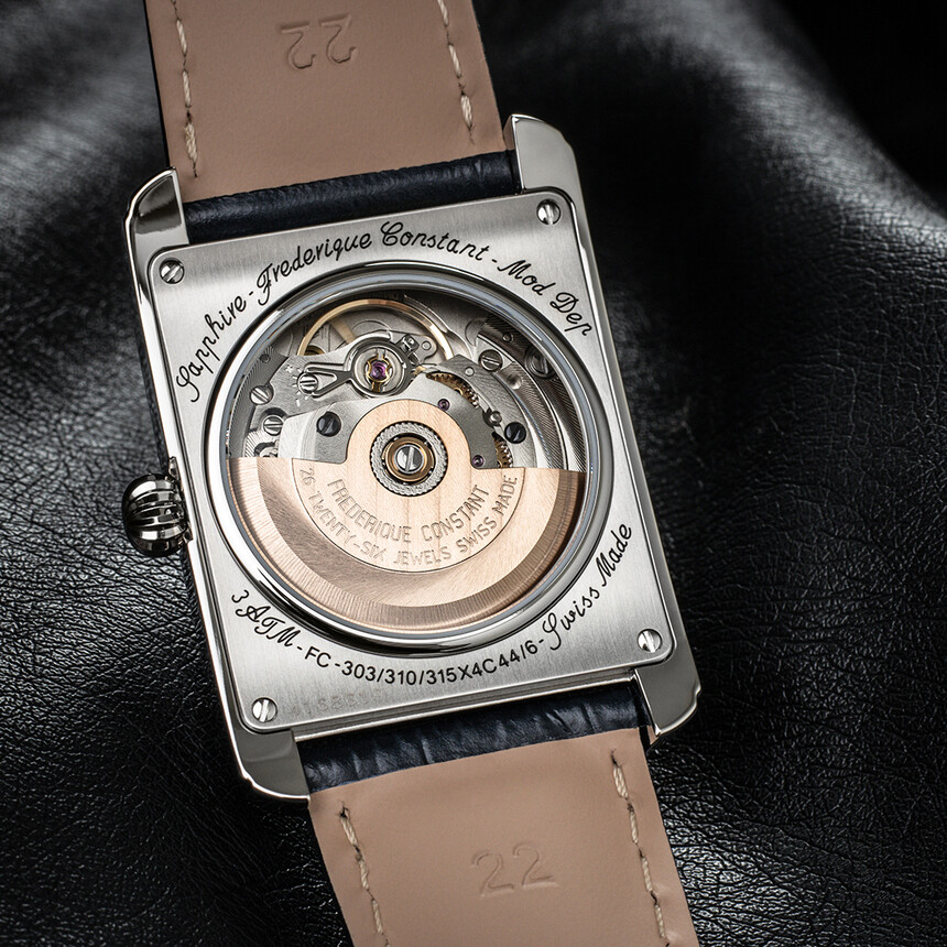 A Sellita SW 200 alapjaira épülő FC-303 szerkezet.