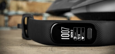 Garmin Vívosmart 5, Black, méret L