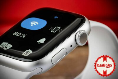 Apple Watch Series 8 GPS 45mm Silver Aluminium Case / White Sport Band - Regular