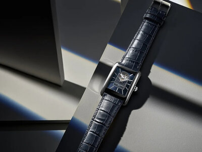 Frederique Constant Classics Carrée Heart Beat Automatic FC-311N4C26