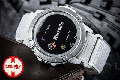 Coros Vertix 2S Moon / Nylon Band