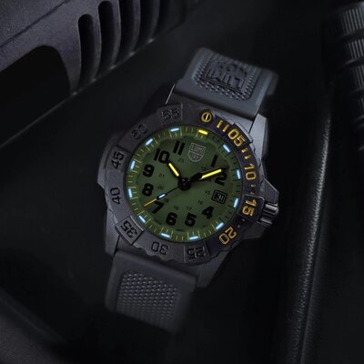 Luminox Navy SEAL XS.3517.NSF.SET Foundation (+ tartalék szíj)