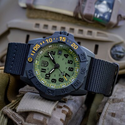 Luminox Navy SEAL XS.3517.NSF.SET Foundation (+ tartalék szíj)