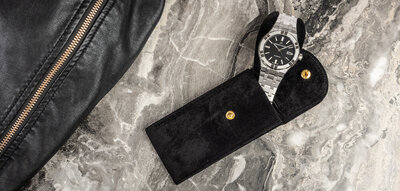 Óratok Ricardo Varese, fekete