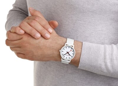 Mondaine Essence Quartz MS1.41110.RA