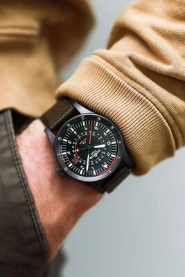 Fortis Flieger F-43 Triple-GMT Automatic COSC Chronometer F4260004 Limited Edition 100pcs (+ tartalék szíj)