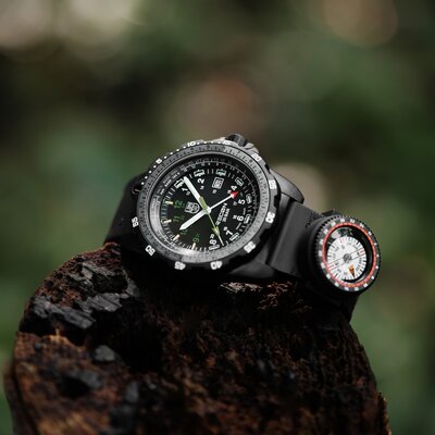 Luminox Land Recon Nav Spec XL.8837.SET (+ tartalék szíj)