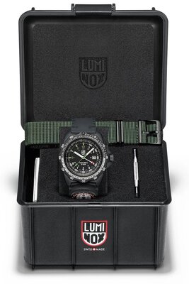 Luminox Land Recon Nav Spec XL.8837.SET (+ tartalék szíj)