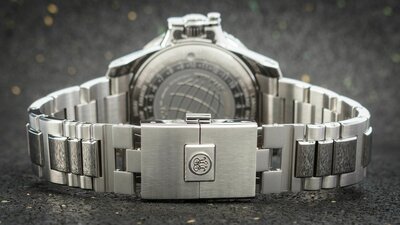 Ball Engineer Hydrocarbon AeroGMT II Automatic COSC Chronometer DG2018C-S3C-BE