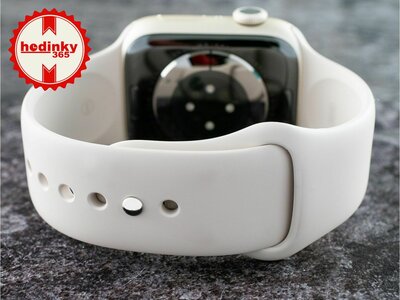 Apple Watch Series 7 GPS, 45mm Starlight Aluminium Case / Starlight Sport Band-Regular