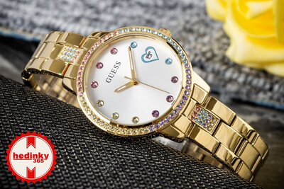 Guess Three Of Hearts GW0657L2